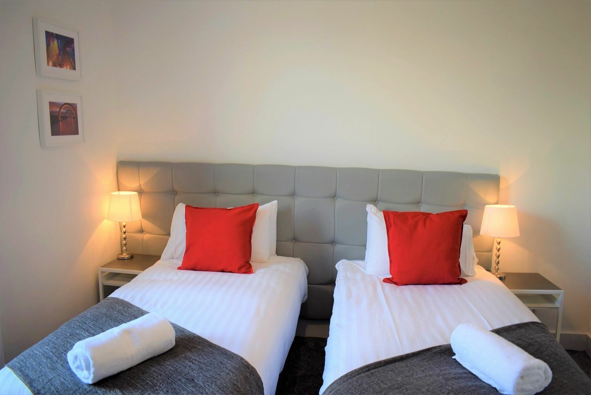 Kelpies Serviced Apartments Фалькирк Экстерьер фото